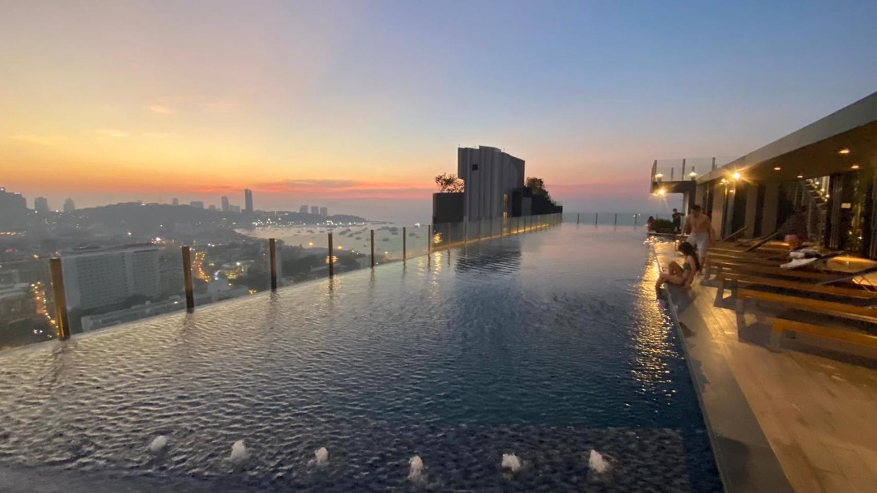 The Base Central Pattaya Quiet Room With Infinity Pool & Free Netflix Ngoại thất bức ảnh